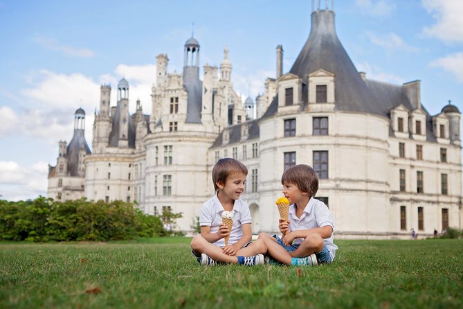 2 Days Mont Saint Michel, Loire Castles Guided Tour - Chateau De Chenonceau