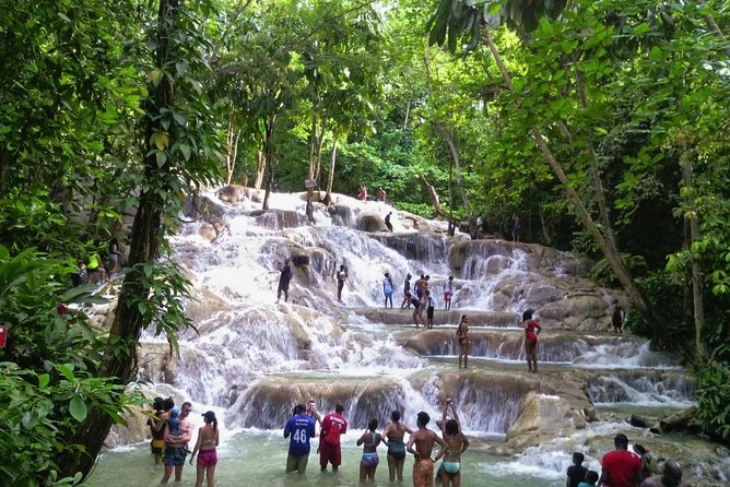 6. Bob Marley 9miles/Dunns River Private Tour(420 Friendly)Final Resting Place - Visiting Mausoleum