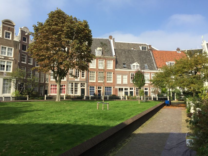 Amsterdam Self-Guided Walking Tour & Scavenger Hunt - Explore Historic Center