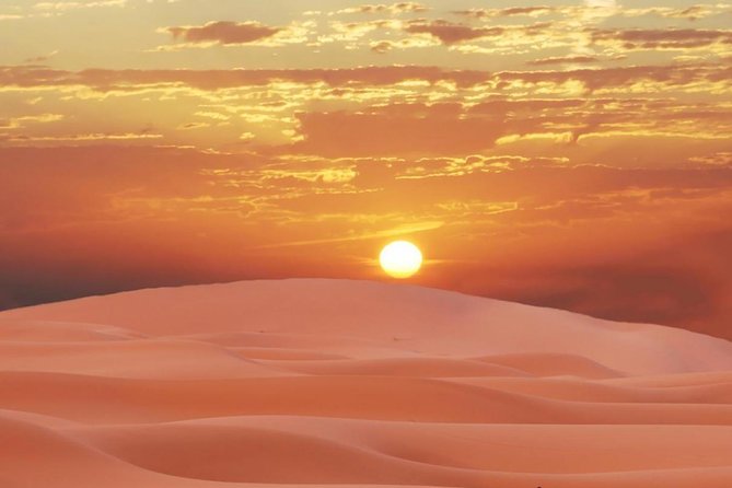 Dubai Desert Safari-Bbq Dinner, Belly Dance, Fire Show - Traditional Bedouin Camp Experience