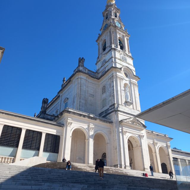 From Caldas: Guided Half Day Tour of Fátima - Duration and Group Size