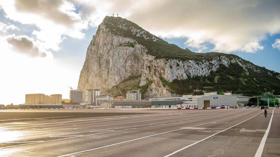 From Málaga/Torremolinos/Benalmádena: Day Trip to Gibraltar - What to Pack for Gibraltar