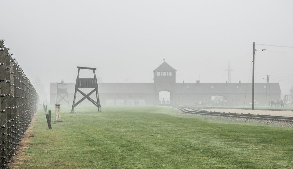 Krakow: Auschwitz-Birkenau Guided Tour & Holocaust Movie - Customer Feedback and Ratings