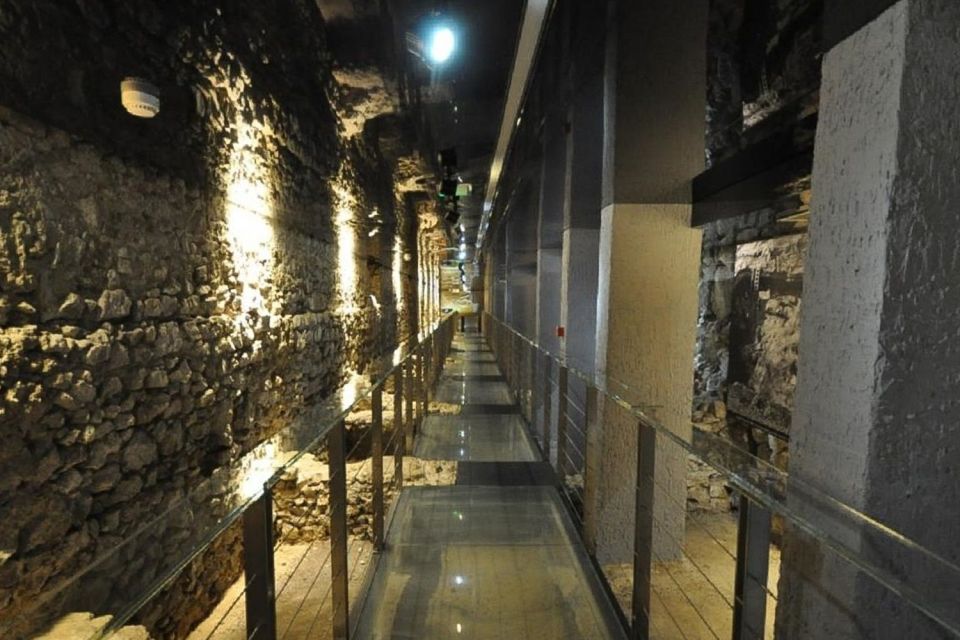 Krakow: Skip the Line Underground Museum Private Guided Tour - Private Group Experience