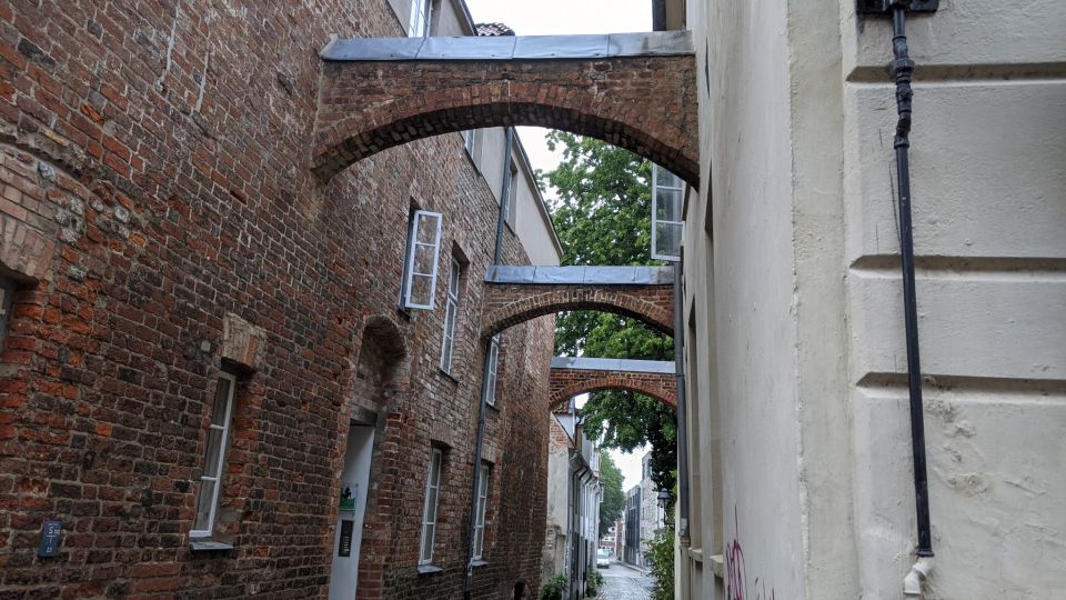 Lübeck: Self-Guided Walking Tour Seafarers Quarter - Explore Lübecks Backstreets and Alleys