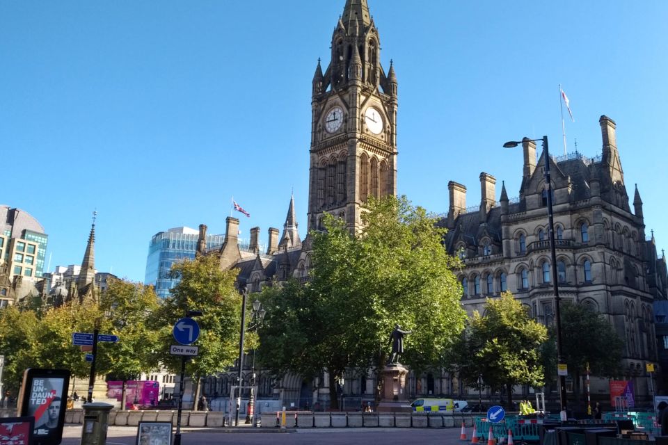 Manchester: Self-Guided City Sightseeing Treasure Hunt - Discovering Fascinating Stories