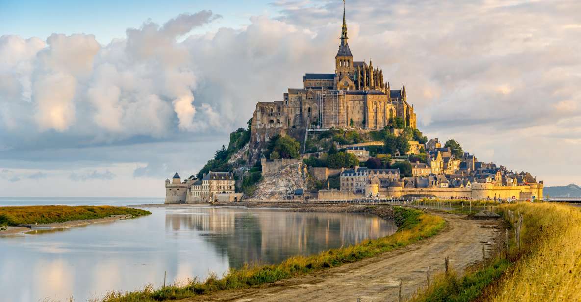 Mont-St-Michel: Small Group Guided Tour With Abbey Ticket - Flexible Booking