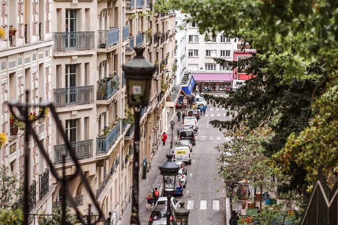 Montmartre Tour With a Local Guide: Private & 100% Personalized - Meeting at Place De Clichy