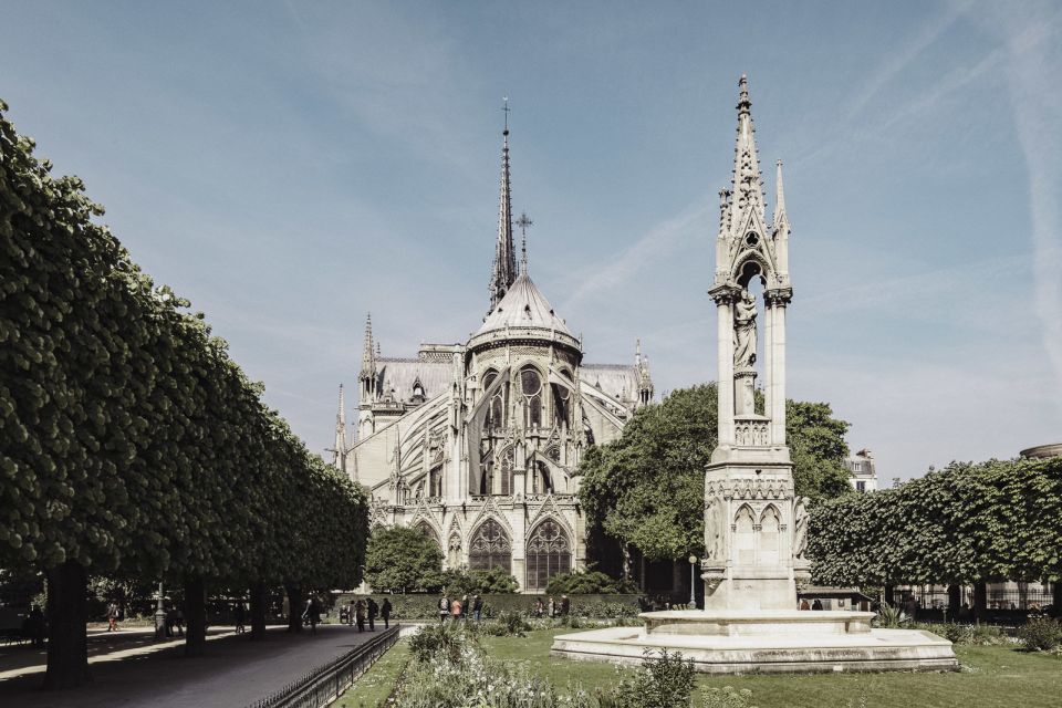 Paris: Île De La Cité Tour, Cruise & Sainte Chapelle Entry - Cruising the River Seine