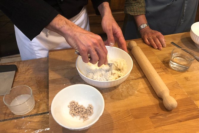 Pizza & Gelato Family Cooking Class in Florence - Eating Europe - Getting to the Class