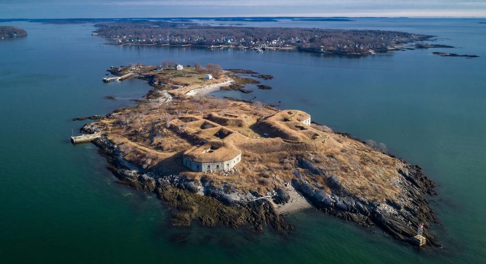 Portland: Private Island Fort Tour - Included