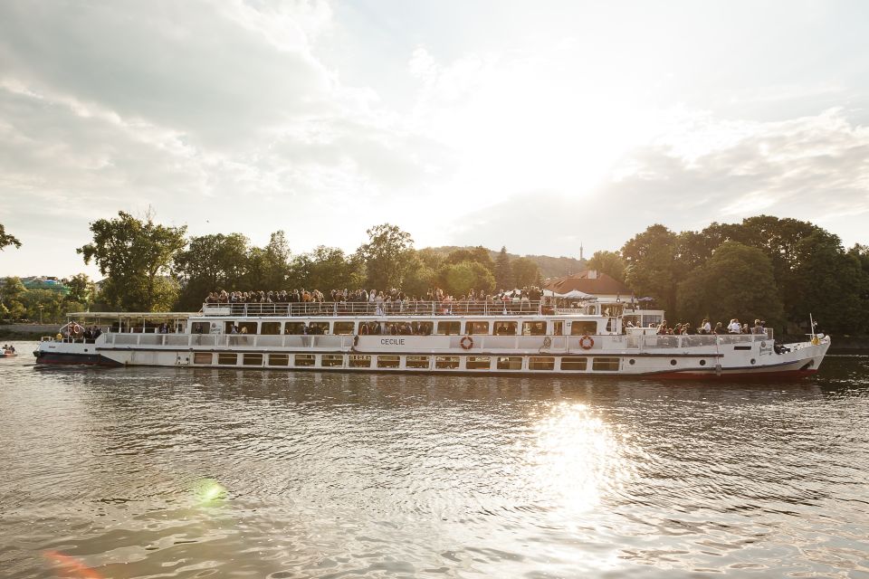 Prague: Vltava River Sightseeing Cruise - Accessibility and Boarding