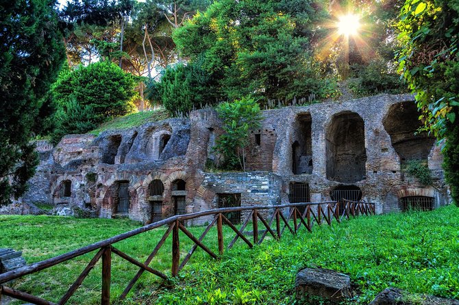 Rome Colosseum, Palatine Hill and Roman Forum Guided Tour in Eng - Discovering Palatine Hill