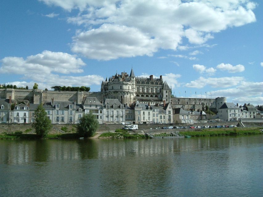 Royal Château of Amboise Private Tour With Entry Tickets - Visiting Royal Apartments and Chapel