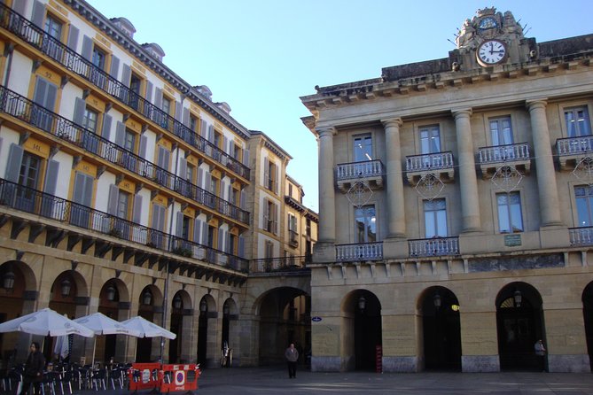 San Sebastian Highlights Private City Tour With Hotel Pick up - Walking Tour of Old Town