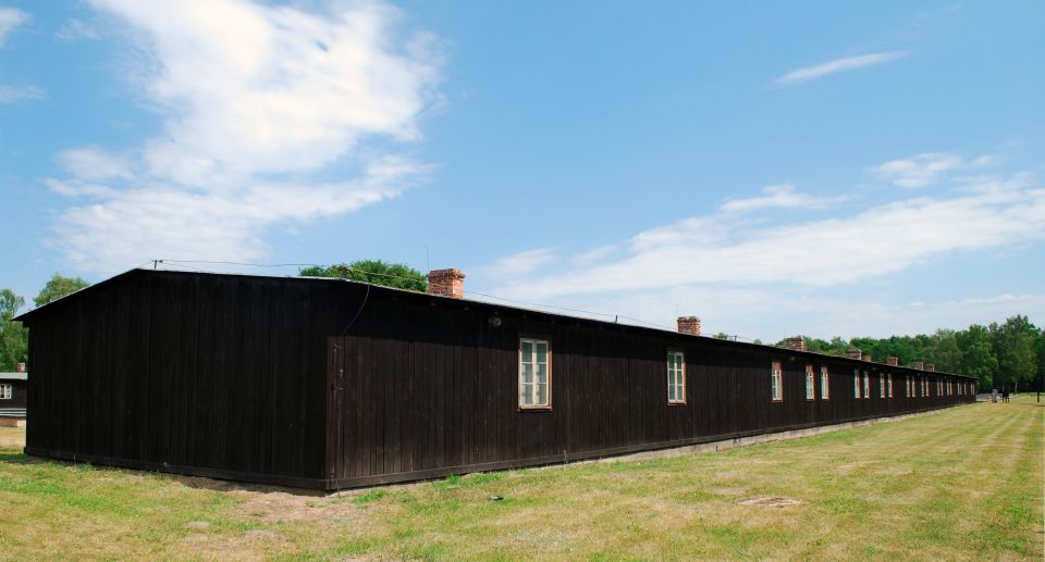 Stutthof Concentration Camp and Gdansk Old Town Private Tour - Beach Visit