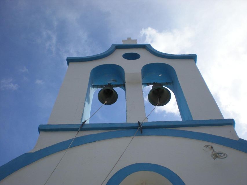 Tour of Santorini With a Local - About the Guide