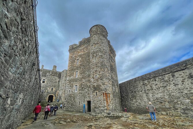 Ultimate Outlander Day Tour - Walking in Claires Footsteps