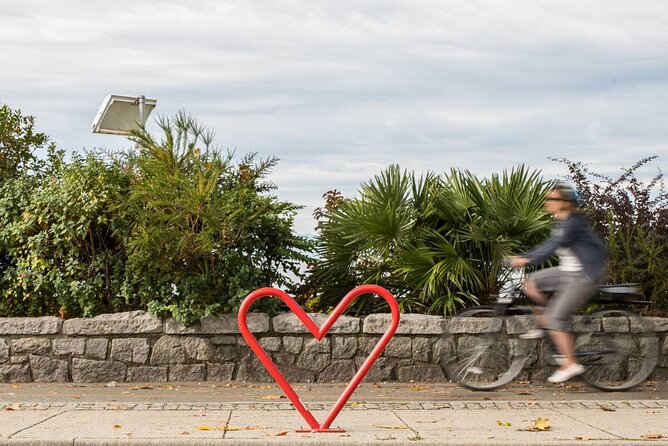 Vancouver Bike Tour - Stanley Park & the World-Famous Seawall - Tour Inclusions and Amenities