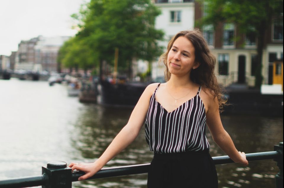 Amsterdam: Private Family or Couples Canals Photo Shoot - Booking and Cancellation