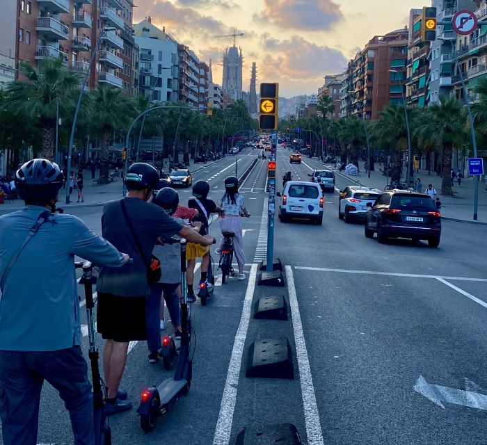 Barcelona: Private E-bike Tour / E-Scooter Local Guide - Key Attractions