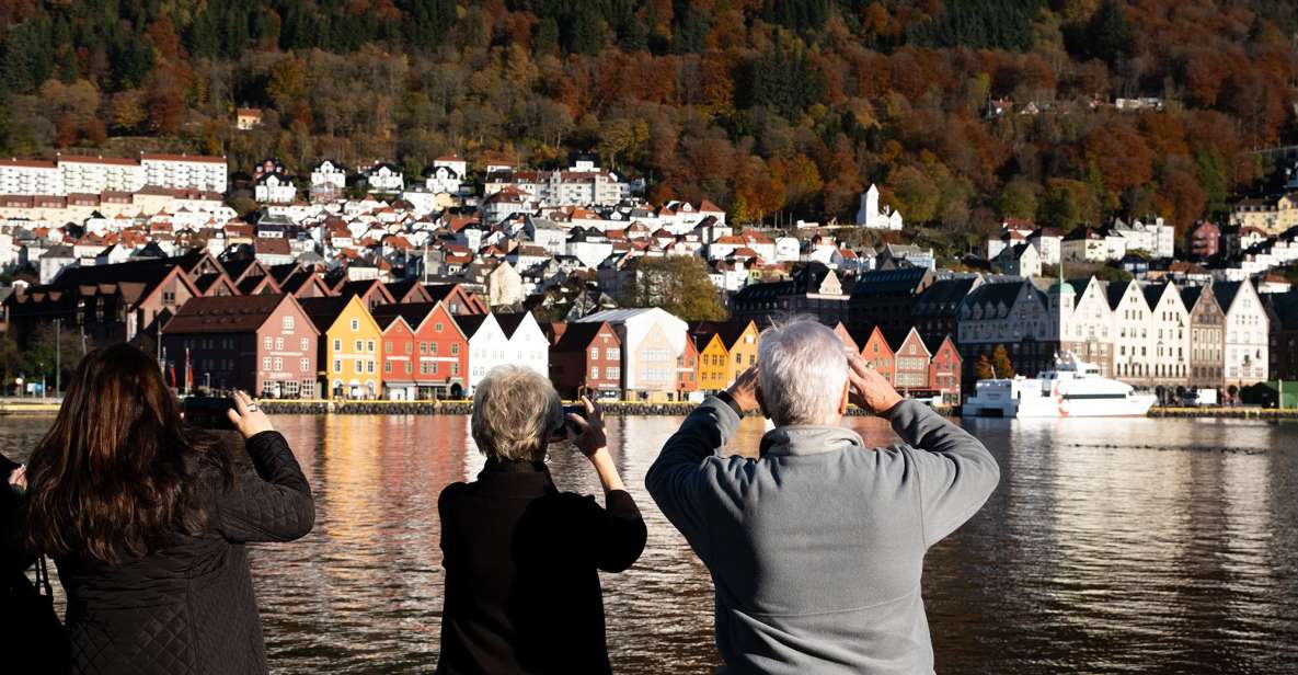 Bergen: Guided Minibus Tour With Photo Stops & Bryggen Tour - Exploring Historic Neighborhoods