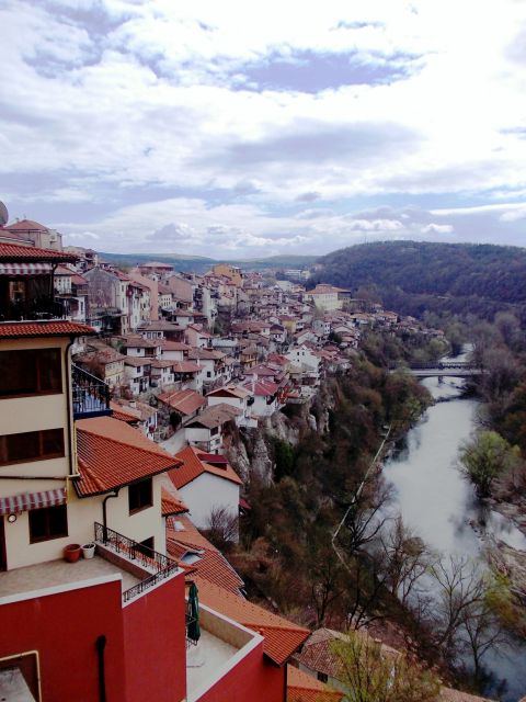 Discover Bulgaria Full-Day Guided Tour From Bucharest - Discovering Veliko Tarnovo