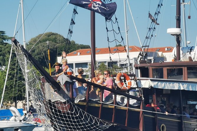 Dolphin Watching Boat Trip Around Vrsar - Safety and Regulations