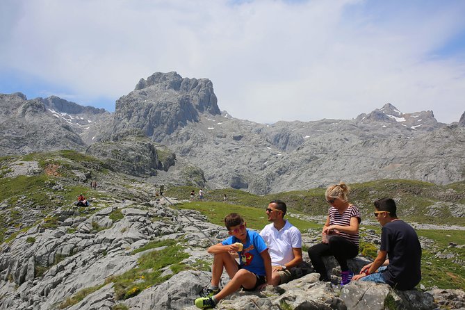 Full Day Private 4WD Tour From Santander to Picos De Europa. Excellent Meals. - Dining Experiences