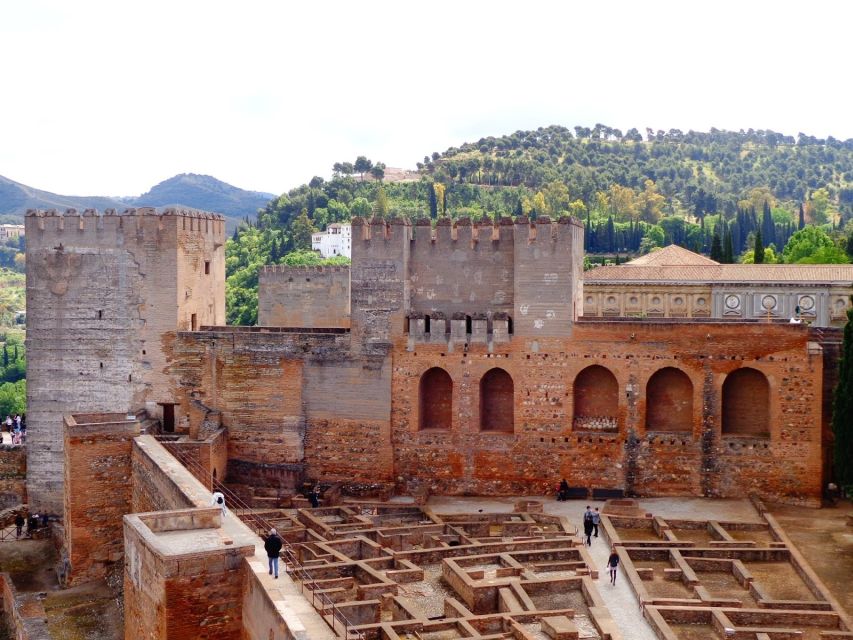 Granada: Alhambra Complex Guided Tour With Ticket - Mobility Considerations