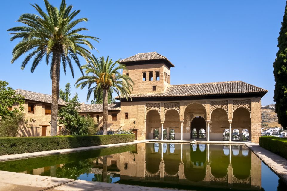 Granada: Alhambra Small Group Tour With Nasrid Palaces - Personal Experience