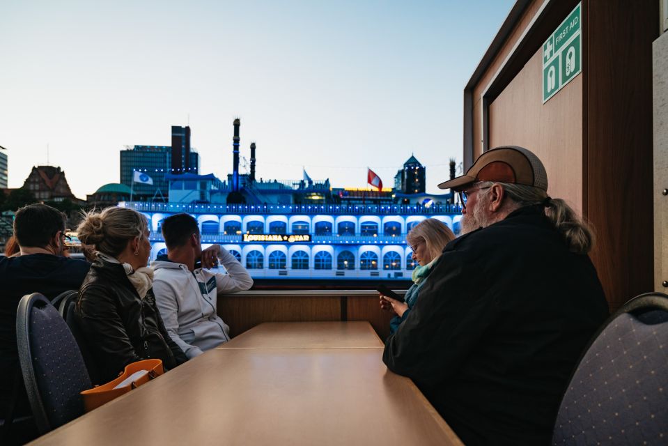 Hamburg: 1.5-Hour Grand Harbor Evening Lights Cruise - Nighttime Photo Opportunities of Landmarks