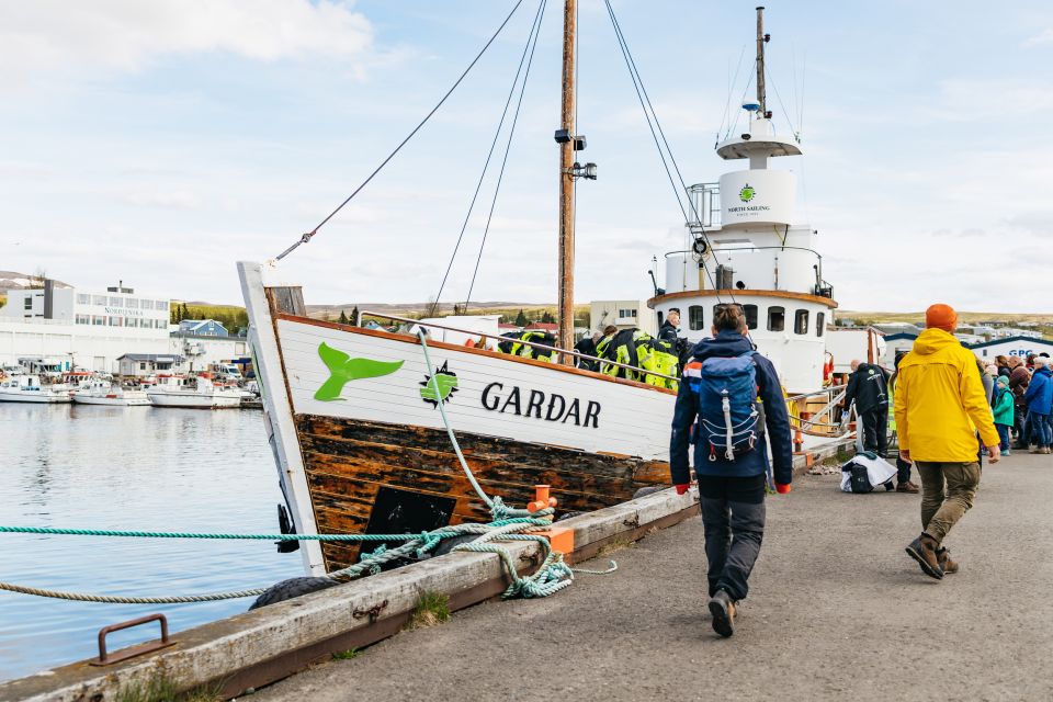 Húsavík: Whale Watching Tour With Guide - Booking and Reservations