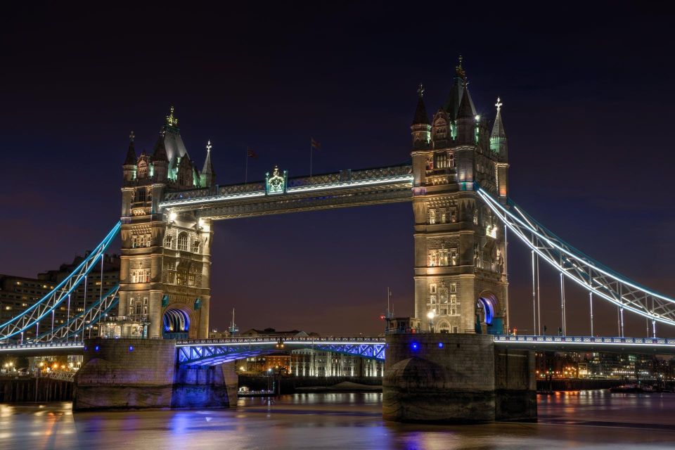 London: Digital Audio Guides for Big Ben and Tower Bridge - Multilingual Audio Guides for Diverse Visitors