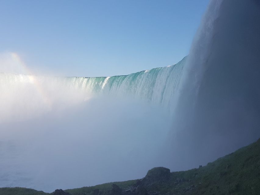 Niagara, Usa: Falls Tour & Maid of the Mist With Transport - Feeling the Mist of the Falls