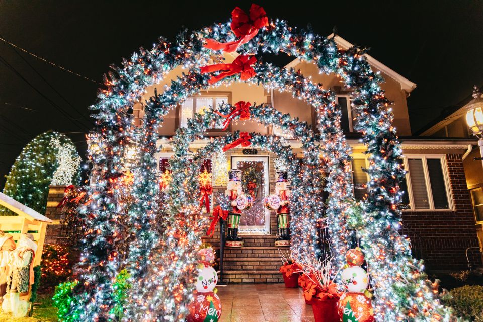 NYC: Dyker Heights Christmas Lights & Skyline View Bus Tour - Bus Journey