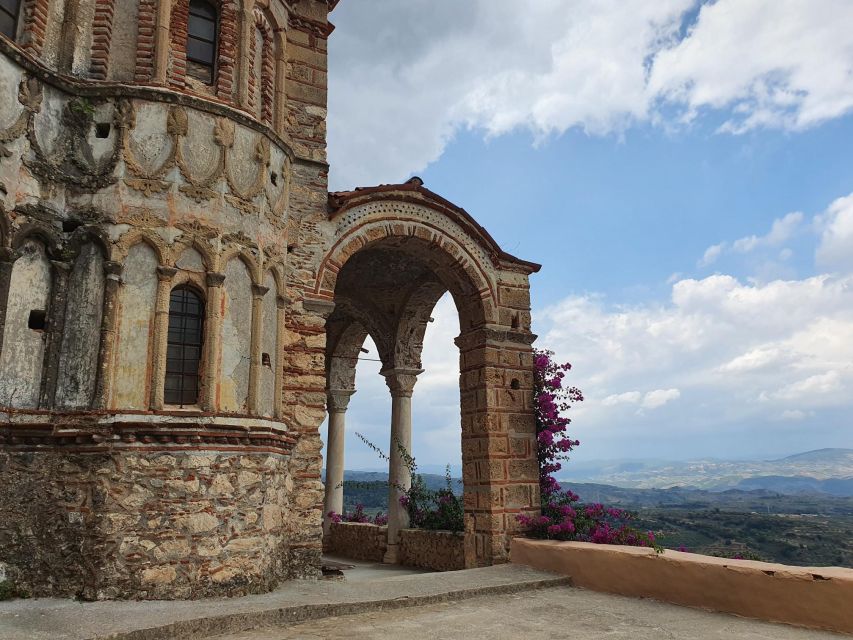 One Day Private Tour to Glory of Ancient Sparta and Mystras - Sparta and Leonidas Statue