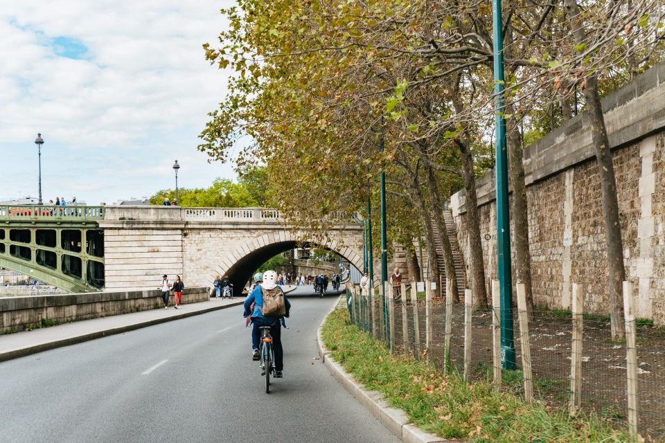 Paris: Charming Nooks and Crannies Bike Tour - Uncovering the Marais