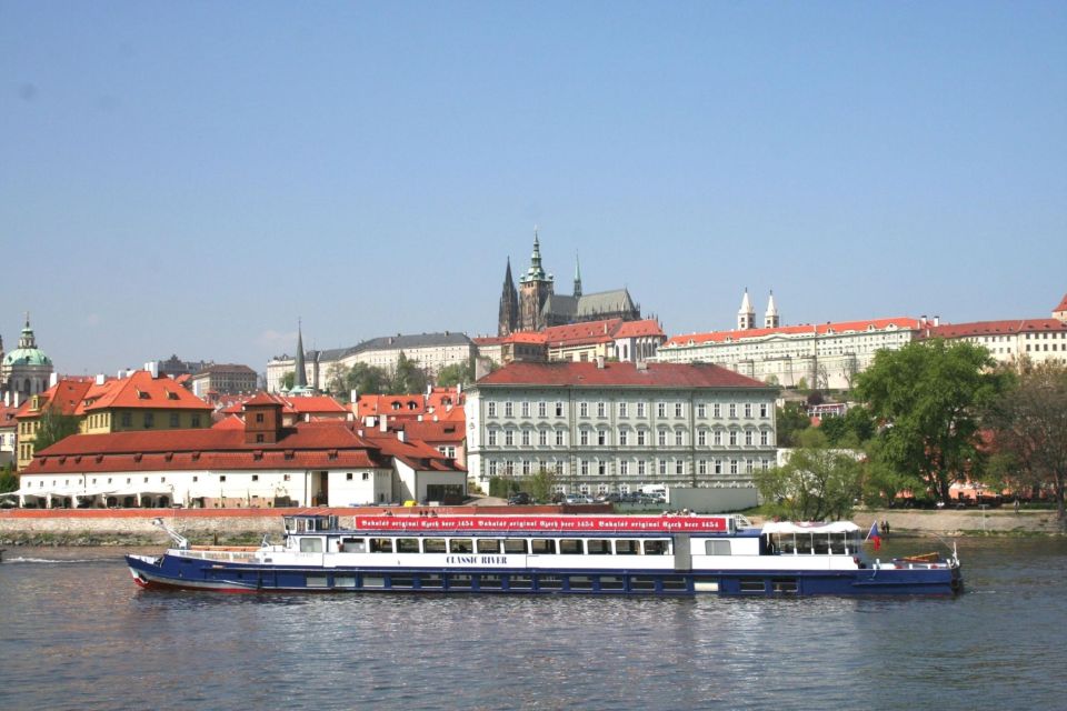 Prague: Sightseeing Boat Cruise With Buffet Dinner - Customer Ratings and Feedback