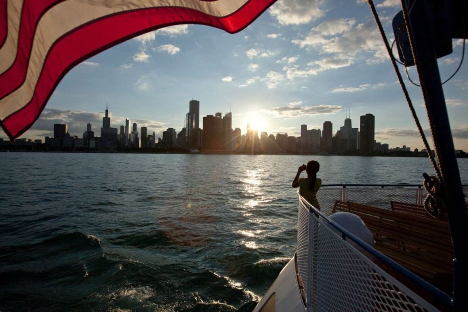 Chicago: Lake Michigan Skyline Cruise - Scenic Route