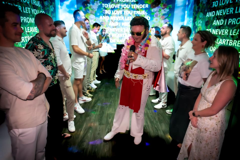 Las Vegas: Elvis Wedding With Las Vegas Sign Photos Included - Personalized Wedding Coordinator