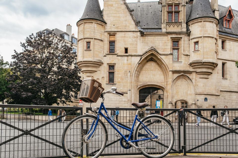 Paris: Charming Nooks and Crannies Bike Tour - Traversing the Seine