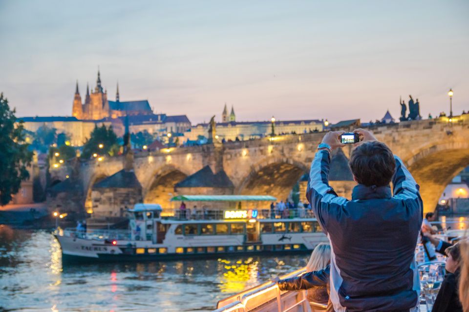 Prague: Sightseeing Boat Cruise With Buffet Dinner - Route Variation and Water Locks