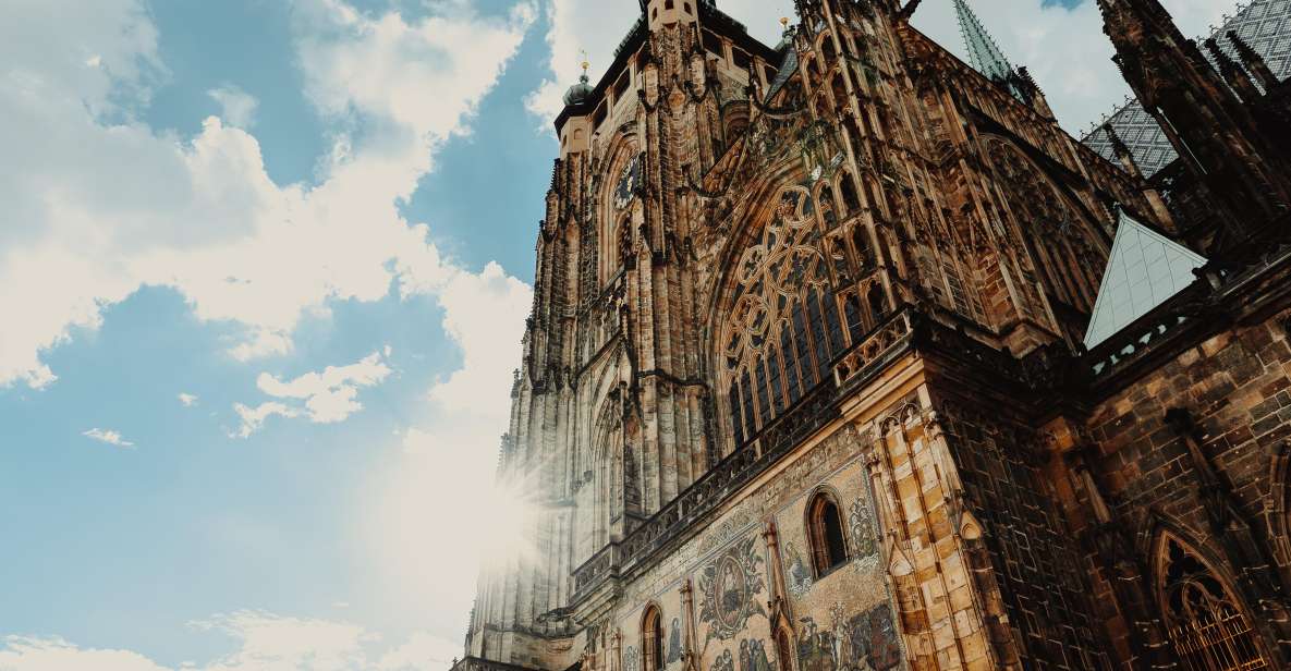 Prague: Tour Around Prague Royal Castle - Concluding Walk Along Charles Bridge