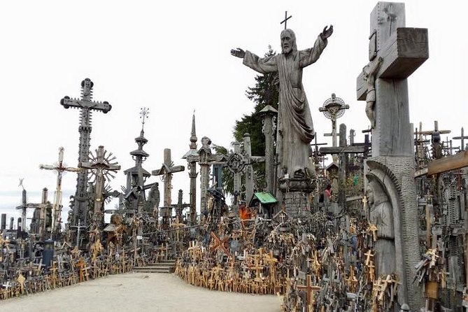 Private Trip From Vilnius to Riga: Hill of Crosses, Rundale Palace, Bauska Castl - Fortified Castles