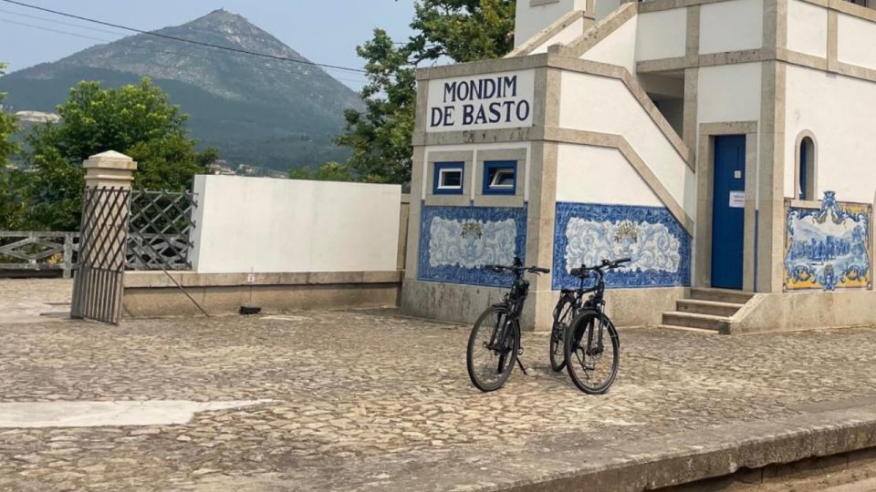 Rent-A-Bike: Explore 40 Km of the Old Tâmega Railway Line - End at the Arco De Baúlhe Station