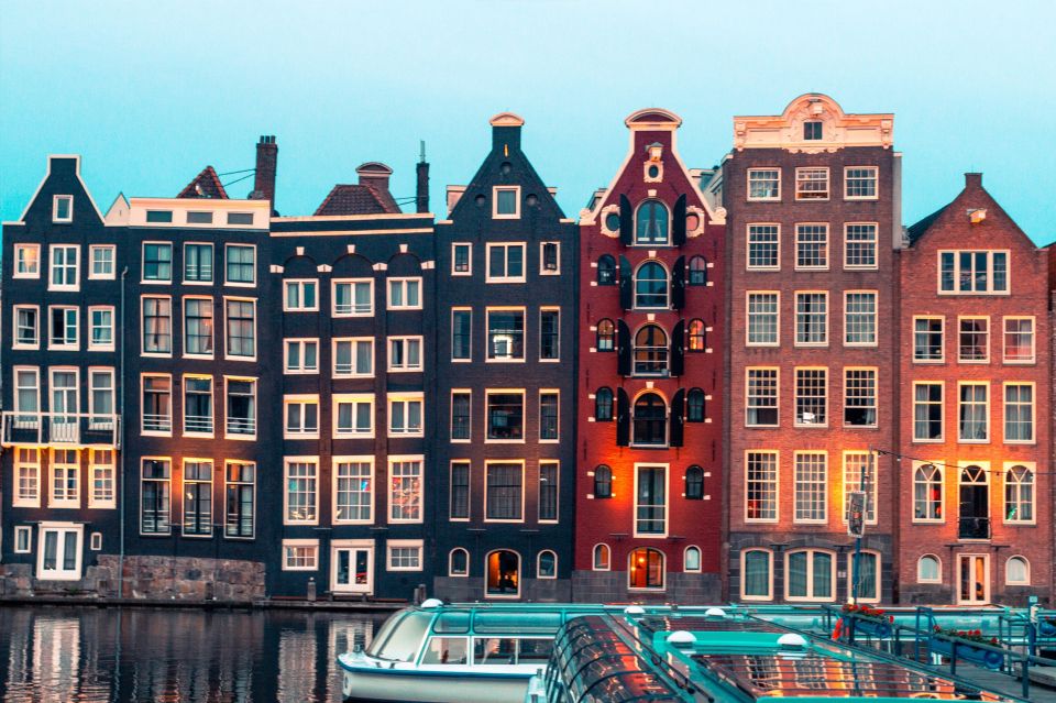 Amsterdam: Private Family or Couples Canals Photo Shoot - Frequently Asked Questions