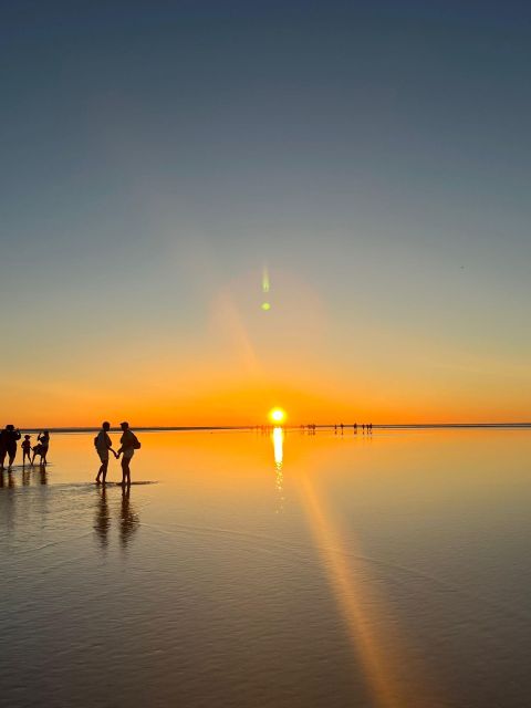 Bay of Mont Saint-Michel : Sunset Until Dark Night - Key Points