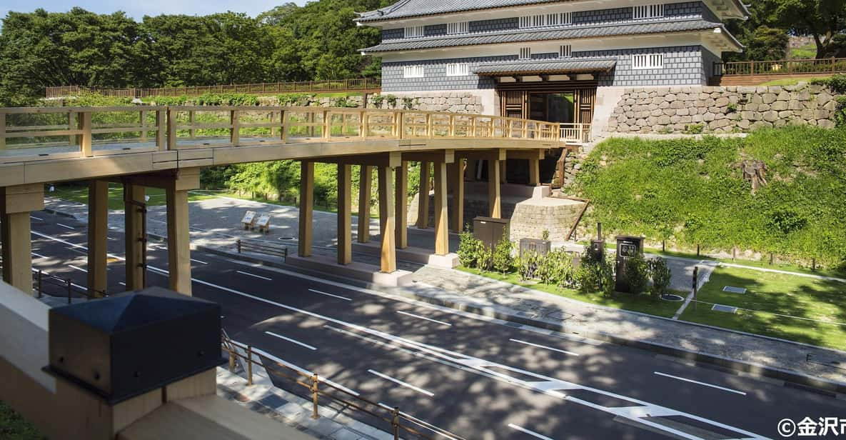 E-Bike Cycling With Guided Tour of KANAZAWA Main & KENROKUEN - Key Points