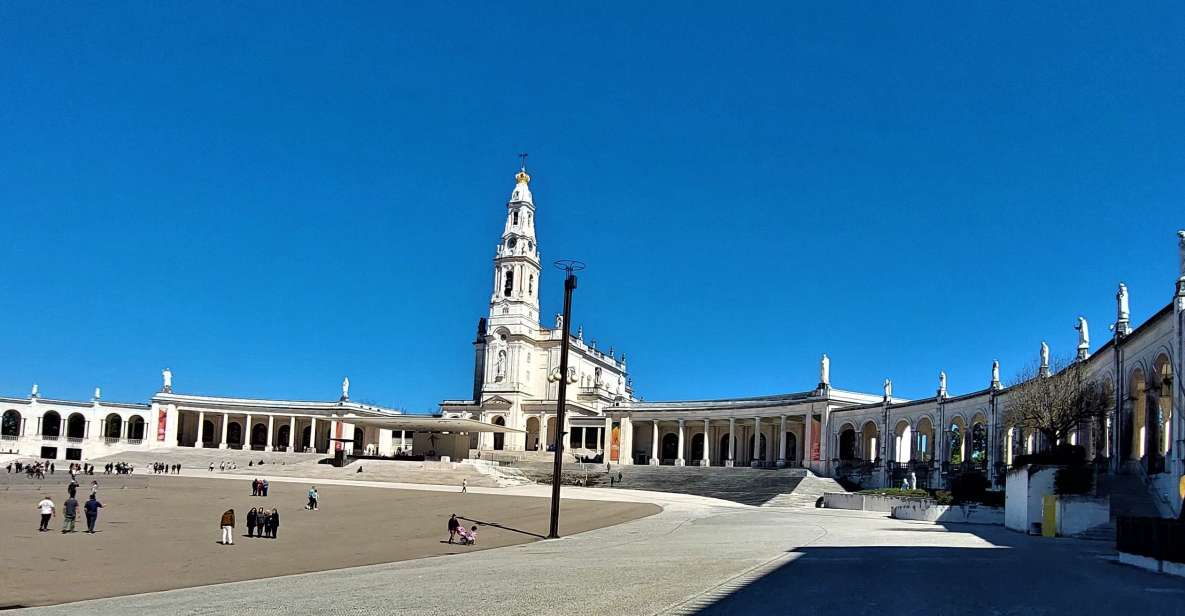 Fatima, Alcobaça and Nazaré Full Day Private Tour - Key Points